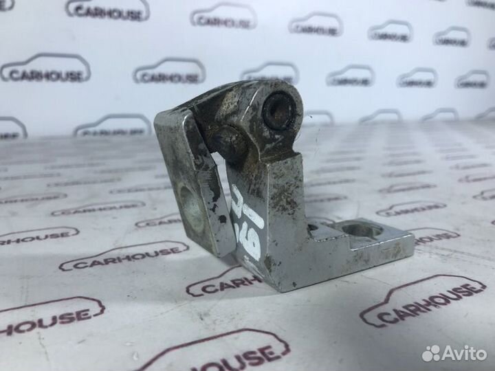 Петля двери задняя правая Volkswagen Golf 4 1.6