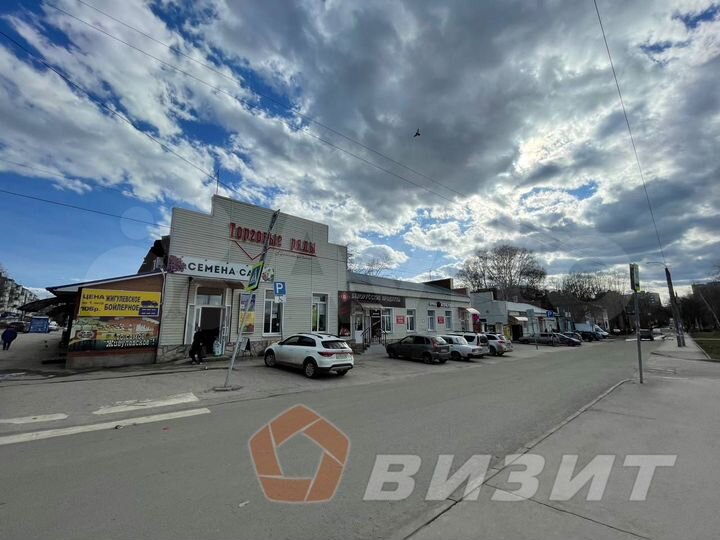 Торговая площадь с витражами у рынка