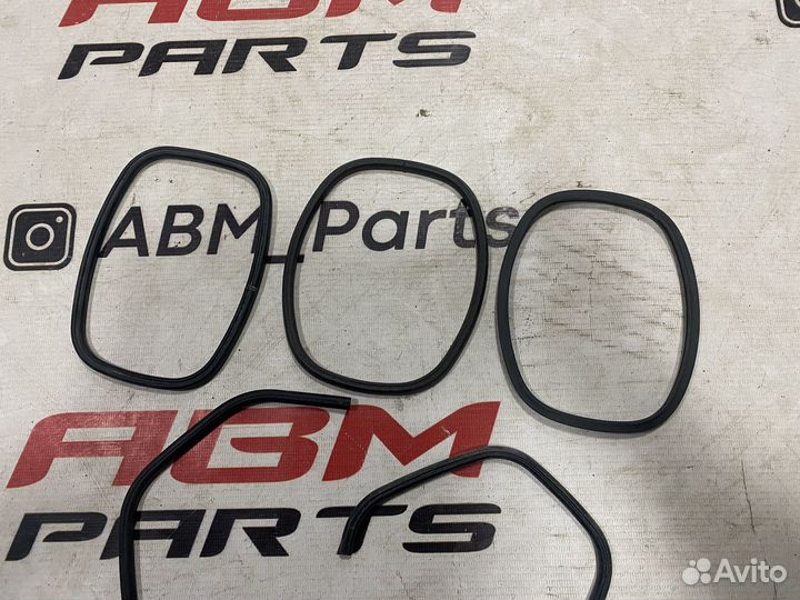 Уплотнительная резинка Mercedes w204 w212 w213