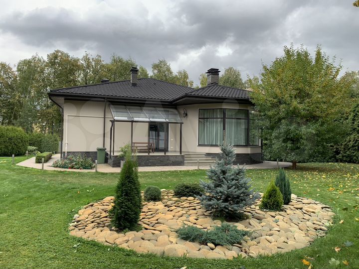 Дом 341 м² на участке 17,3 сот.