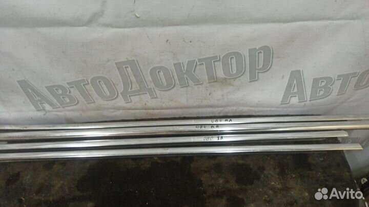 Молдинг стекла хром Volkswagen Passat B6