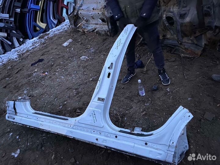 Левый порог со стойкой Infiniti Fx50 Qx70 s51