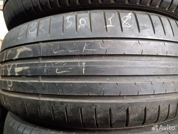 Pirelli P Zero PZ4 225/50 R18