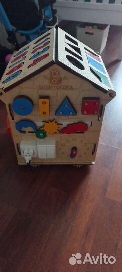 Бизиборд домик