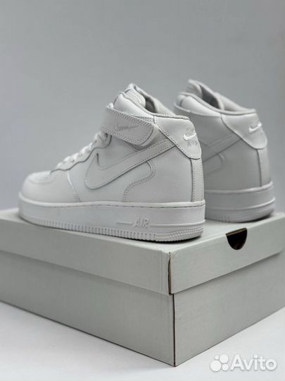Nike air force 1 mid white