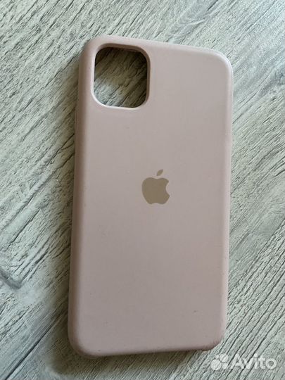 Чехлы на iPhone 11