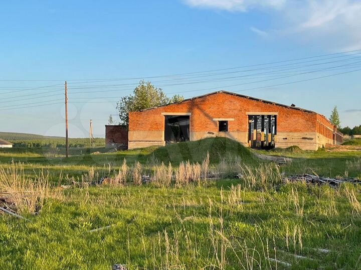 Комплекс молочно-товарной фермы, 15213 м²