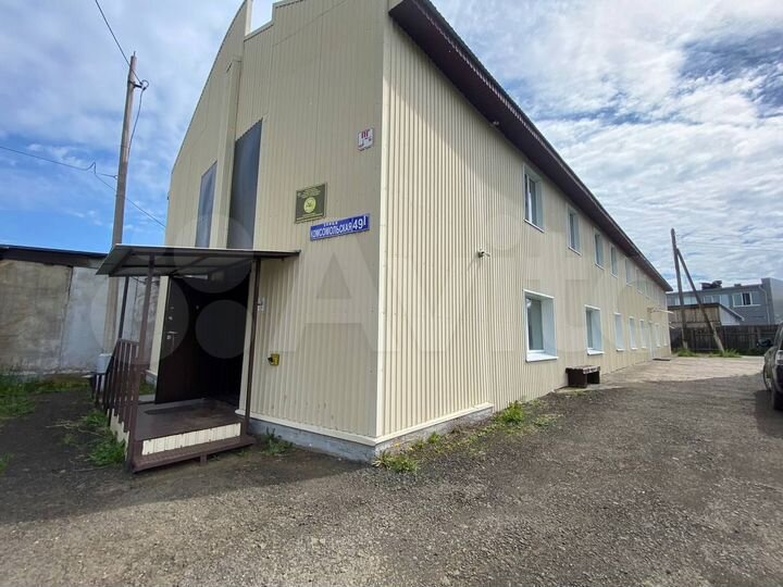 Здание, 496 м²