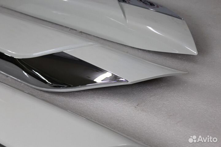 Toyota Land Cruiser 300 Молдинги дверей C7HG7