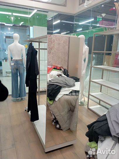 Гардеробная двухсекционная вешалка с зеркалом