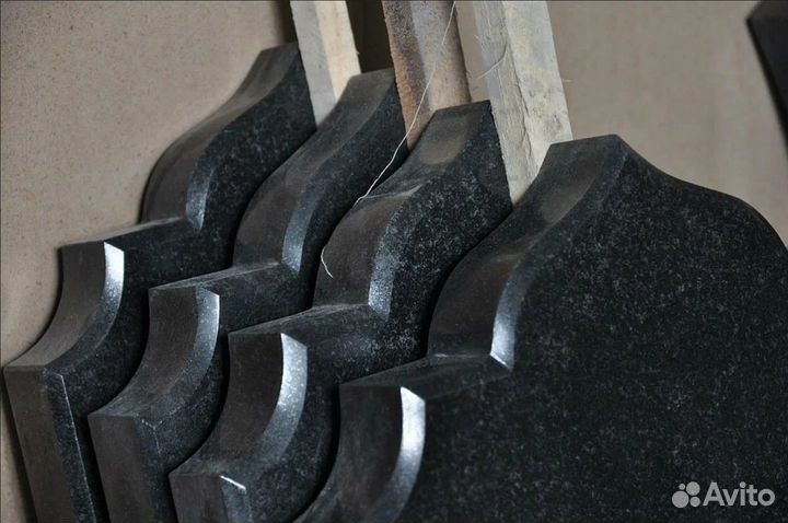 Памятники из гранита / Лабрадорит