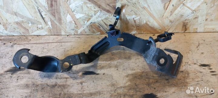 Кронштейн двигателя Captiva C140 Z22D1