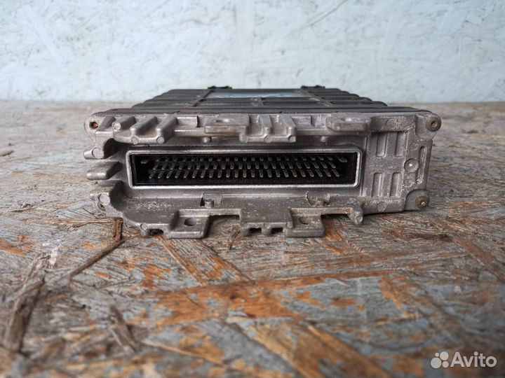 Блок управления двигателем Volkswagen Passat B4