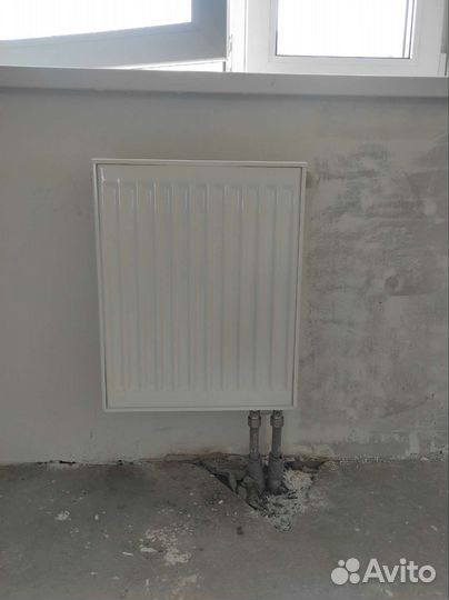 Батарея от застройщика с нижним подключением