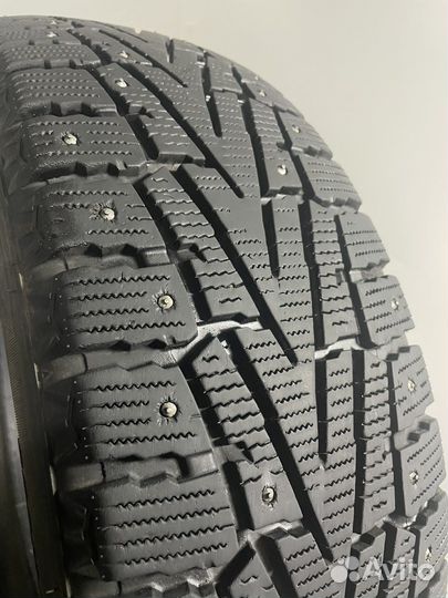 Roadstone Winguard WinSpike SUV 225/65 R17