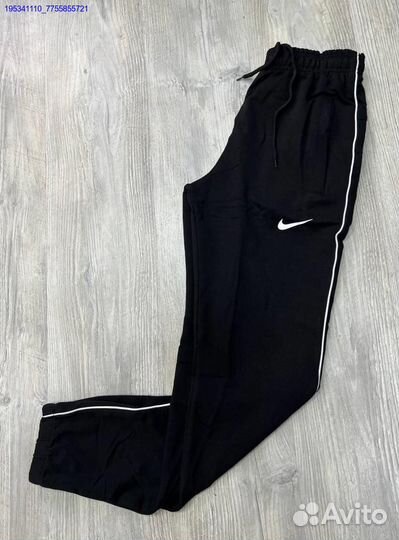 Спортивные штаны Nike