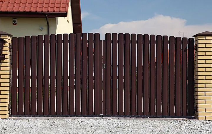 Забор из евроштакетника ,ворота, калитки под ключ