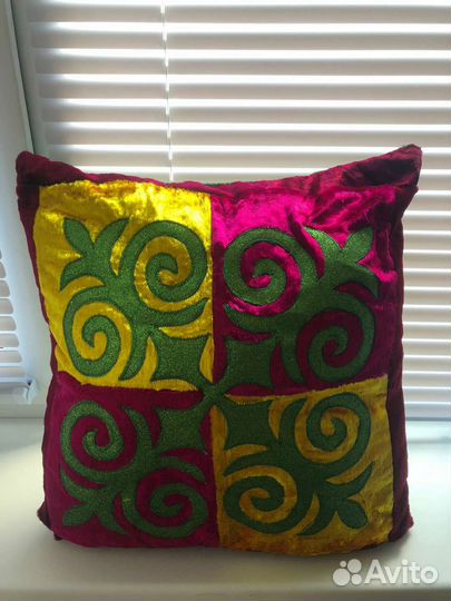 Национальные подушки