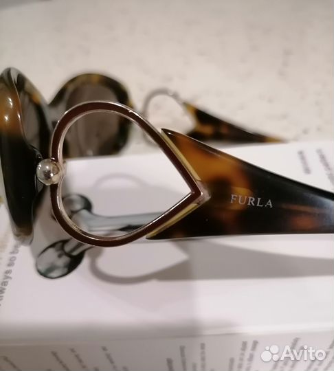 Солнцезащитные очки женские