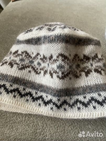 2 комплекта шапки,шарф,варежки зима