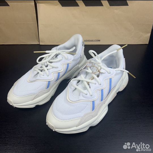 Кроссовки adidas ozweego