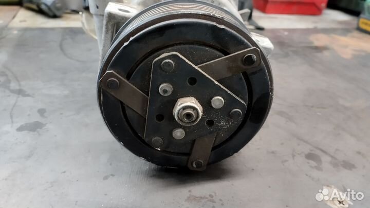 Компрессор кондиционера mitsubishi