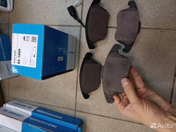 Колодки тормозные передние Volkswagen Tiguan