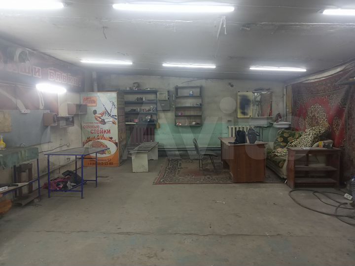 Гараж, > 30 м²