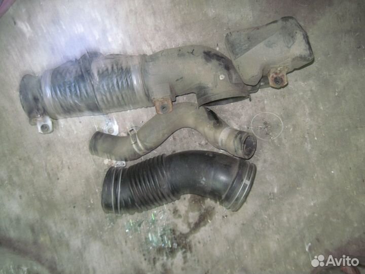 Патрубок воздушного фильтра Toyota Land Cruiser