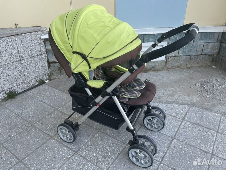 Прогулочная коляска