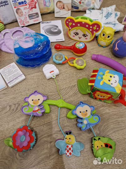 Вещи игрушки для малыша и мамы