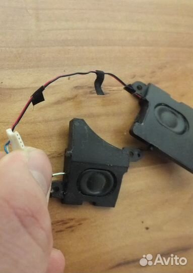 Колонки для ноутбуков (димамики)