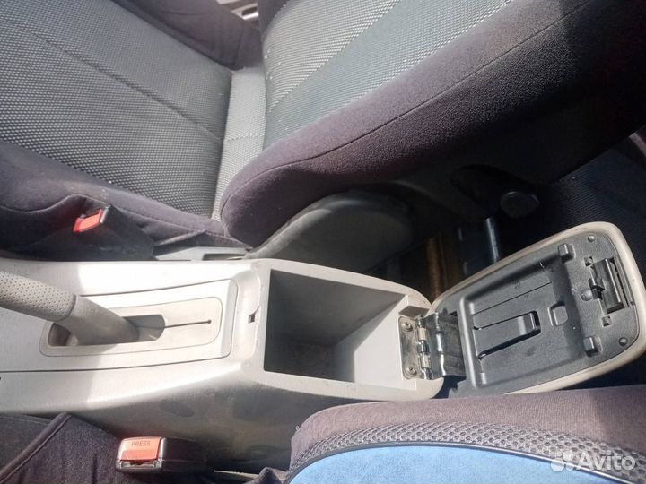 Подлокотник Mazda 323 BJ