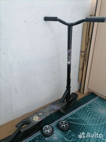 Трюковой самокат - снегокат (лыжи+колеса)