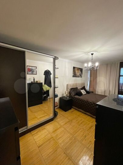 3-к. квартира, 81 м², 9/10 эт.