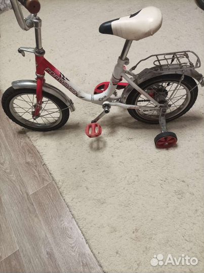 Велосипед детский с дополнительными колесами