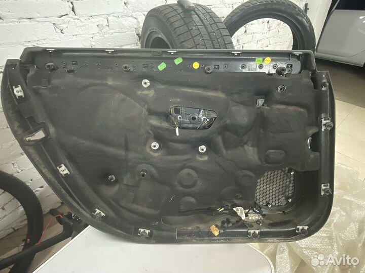 Продаются дверные карты Ауди А8 комплект