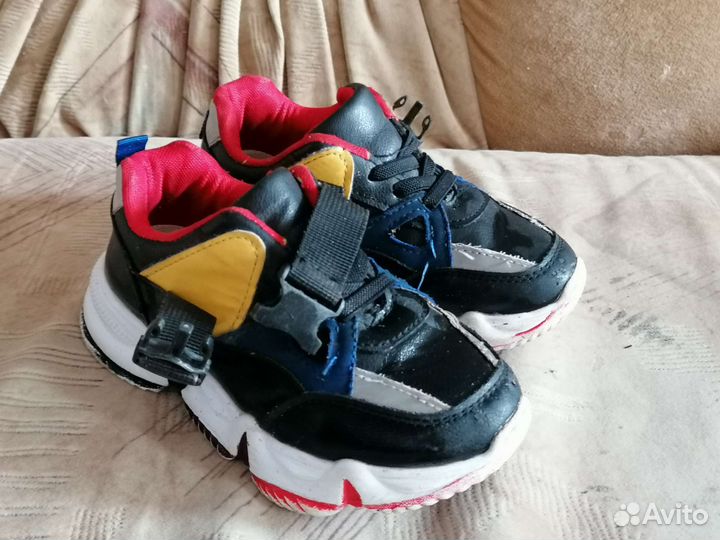 Кроссовки 27