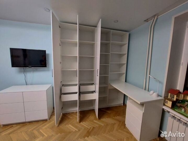 Рабочая зона у окна