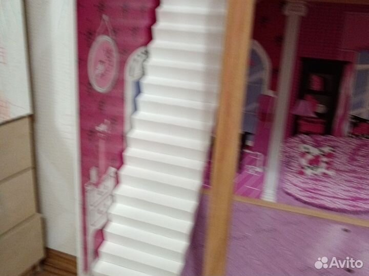 Большой кукольный домик