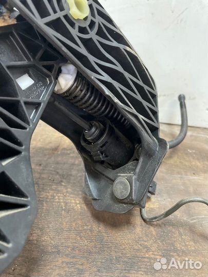 Педаль сцепления Volkswagen Polo cедан cwva 2016