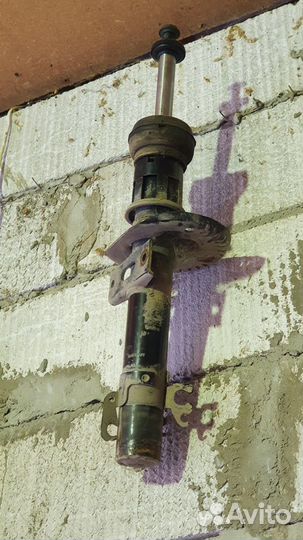 Амортизатор на Volkswagen Polo