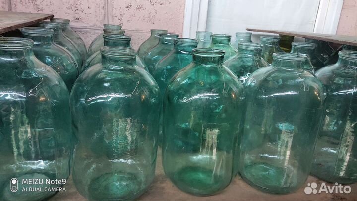 Бутыль стеклянная 20 литров,10 л. В х.Коржевский