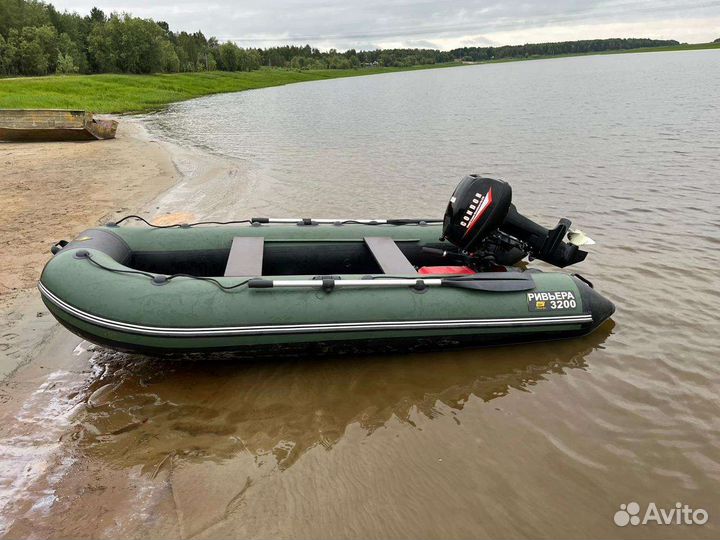 Надувная лодка с мотором
