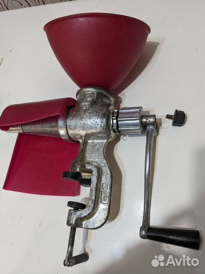 Мясорубка ручная СССР чугунная