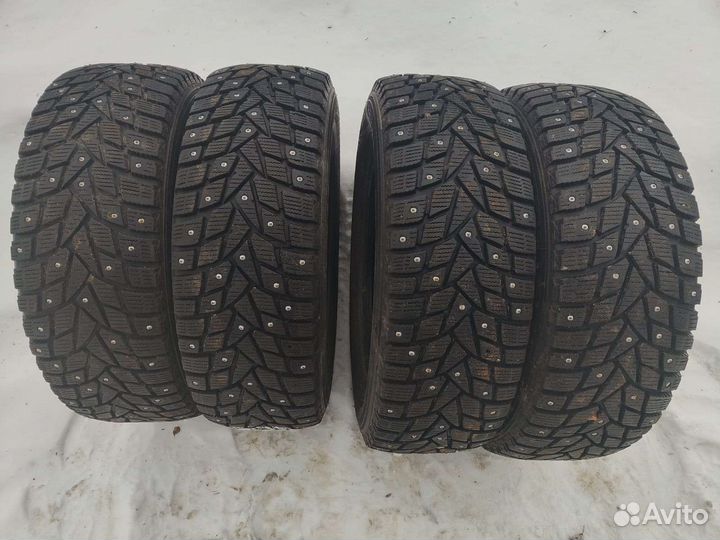 Dunlop SP Winter Ice 02 215/60 R16