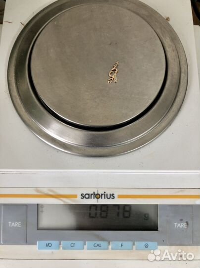 Золотая буква кулон подвеска