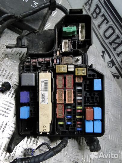Блок предохранителей Toyota Sienna 3 2012 3.5