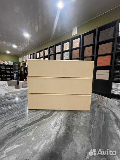 Кирпич лицевой слоновая кость бархат Строма 1нф