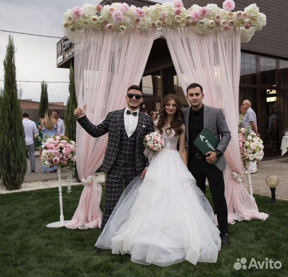 Ведущий Музыка Свет Дым